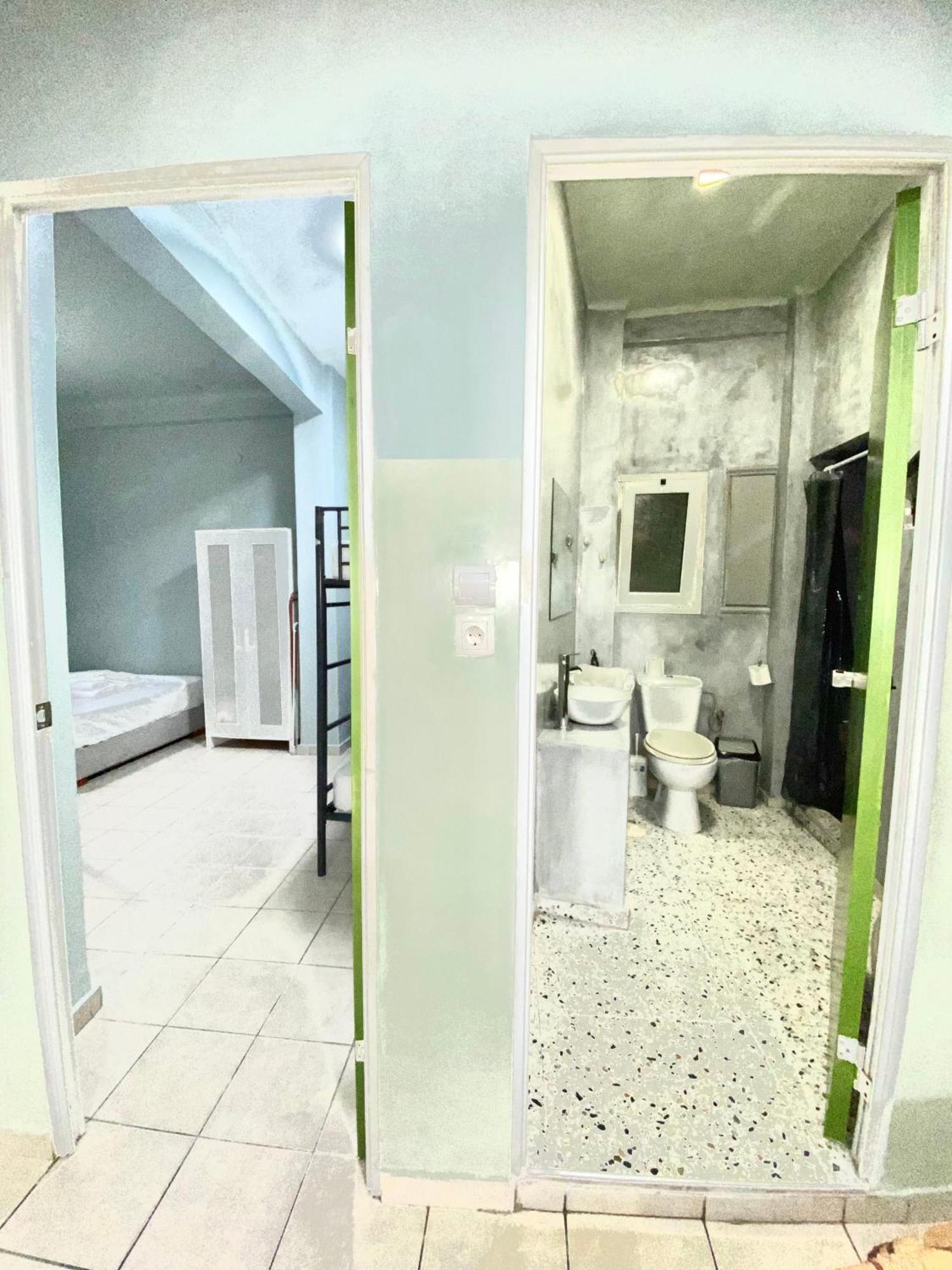 Themis 5 * Athen